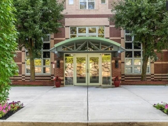 Building Photo - 269 Cambridge Rd