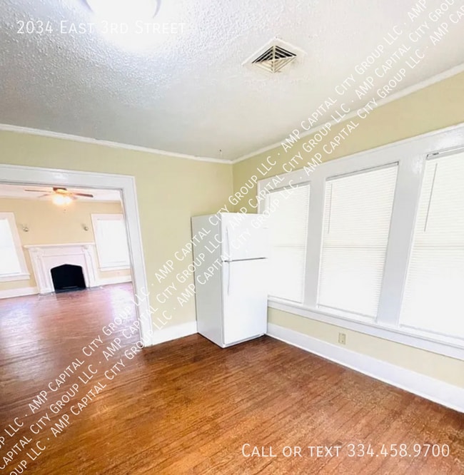 Building Photo - 2034 E 3rd St