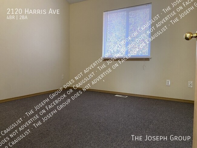 Building Photo - 2120 Harris Ave