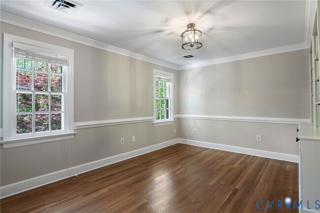 Building Photo - 9900 Kingsbridge Rd