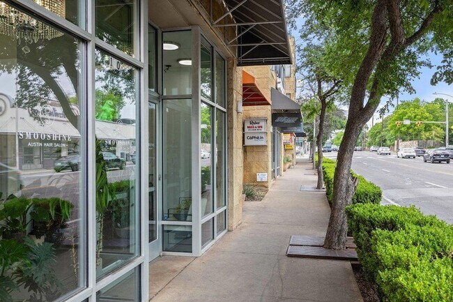 Building Photo - 3016 Guadalupe St
