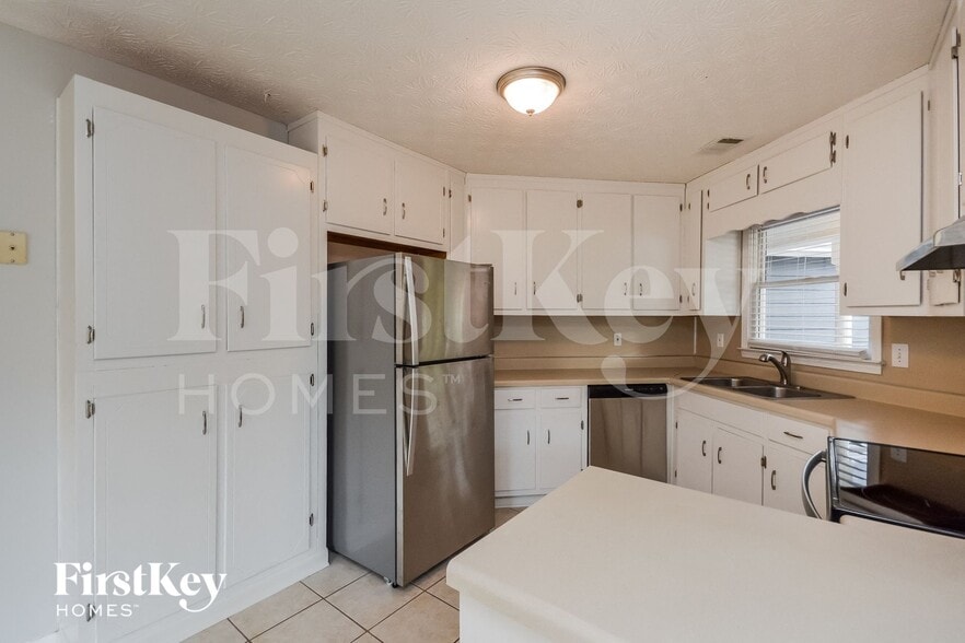 Building Photo - 160 Creekstone Ct