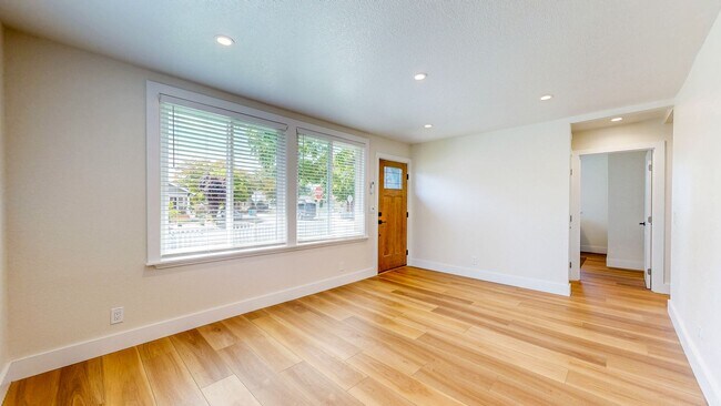 Building Photo - Bright Newly Refurbished Two Bedroom One Bath Single Family Home