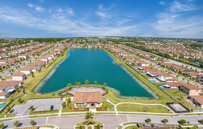 Building Photo - 154 SE 23rd Terrace