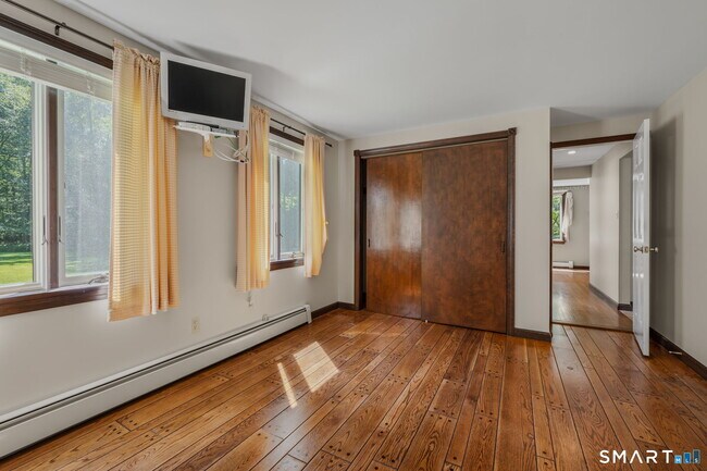 Building Photo - 82 Sill Ln