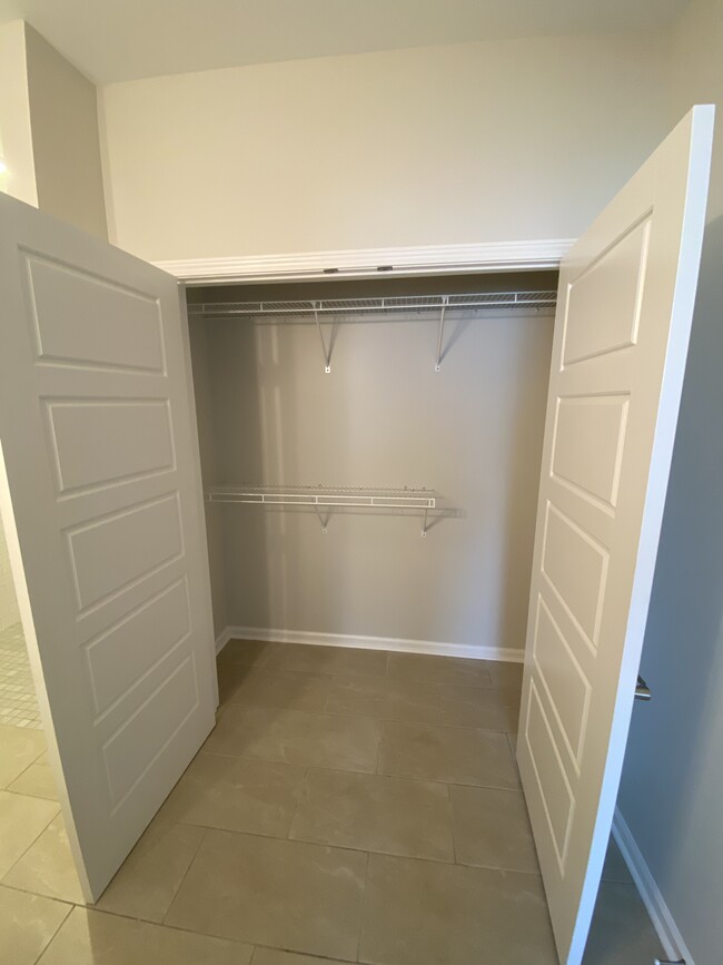 Closet - 433 Long Branch Ln