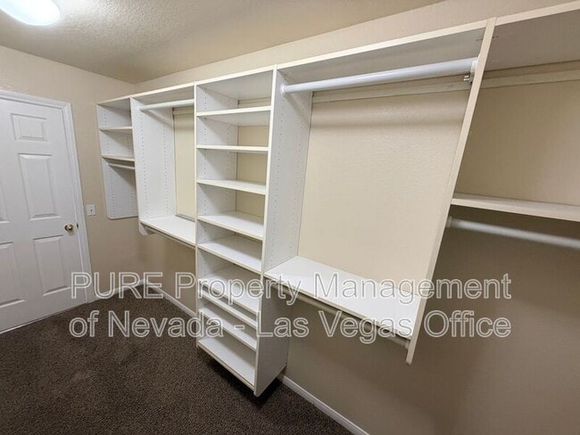 Building Photo - 266 Bluefield Ln