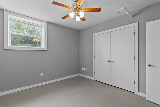 Building Photo - 4301 Olive St
