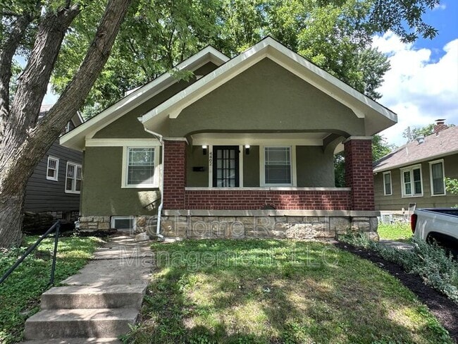 Primary Photo - 4402 Adams St