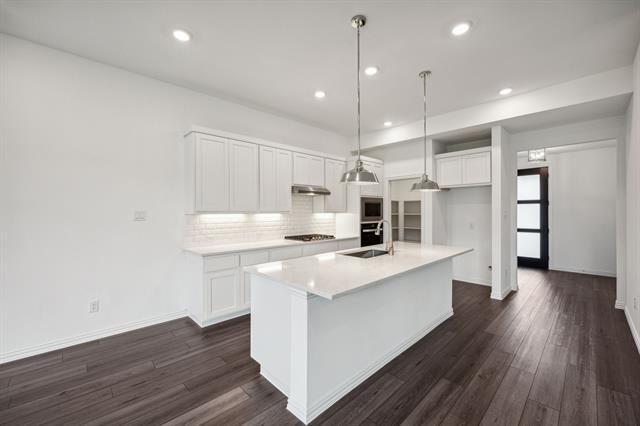 Building Photo - 3513 Sunflower St