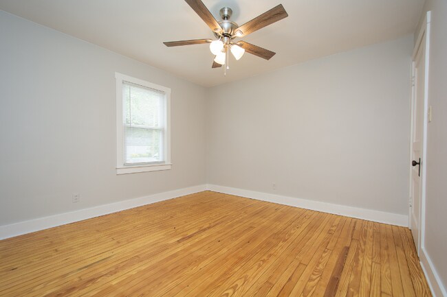 Building Photo - 1518 McKay Ave