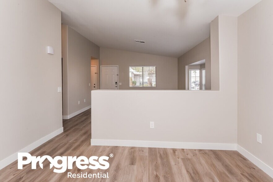 Building Photo - 5225 Panguitch Dr
