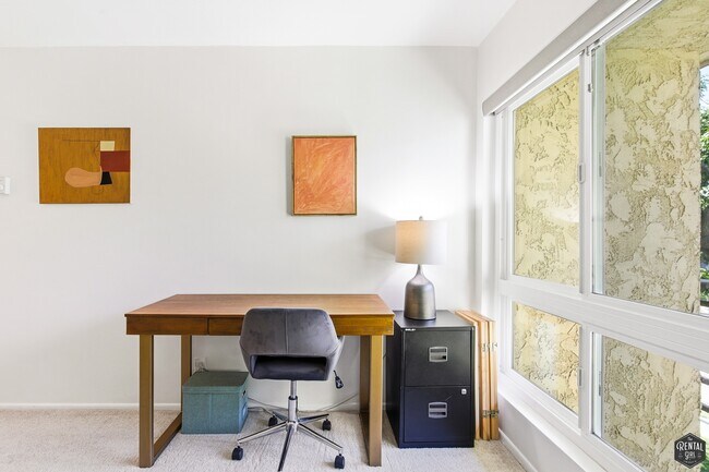 Building Photo - 5625 Green Valley Cir