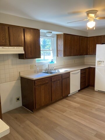 kitchen space for electric range - 7615 Barret Rd