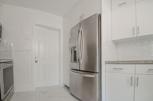 Building Photo - 14920 Garfield Dr