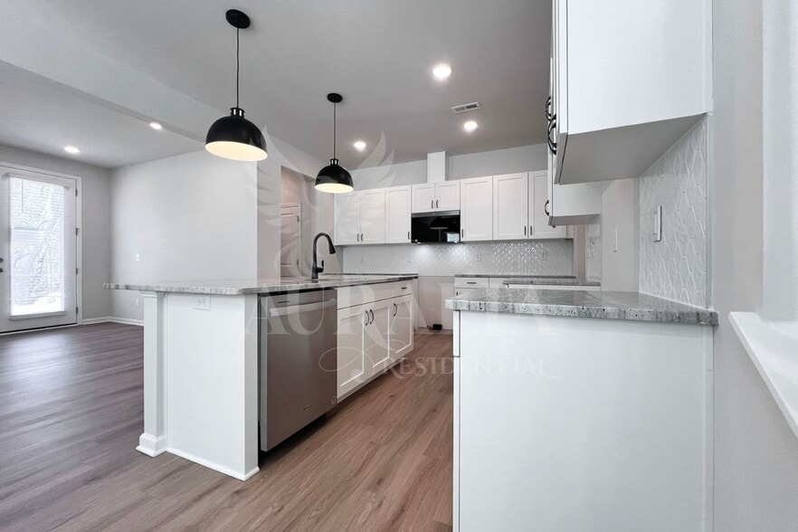 Building Photo - 183 Anise Ln