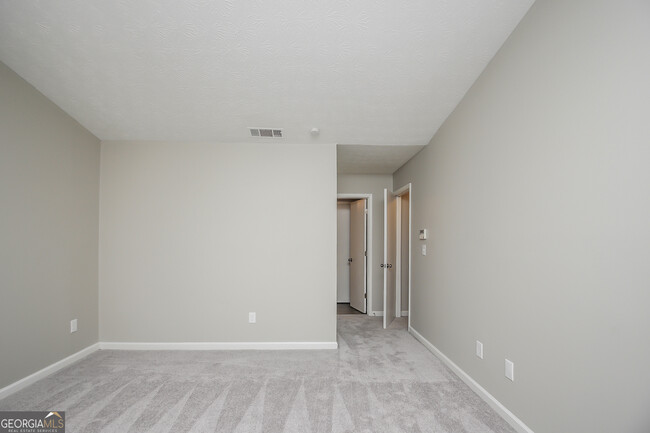 Building Photo - 2725 Wildflower Ln SW