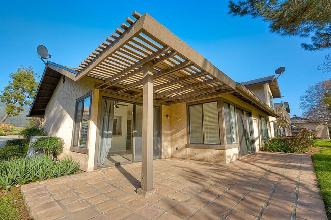 Building Photo - 2Bed/2Bath in Pala Mesa Village~ Cyprus Island