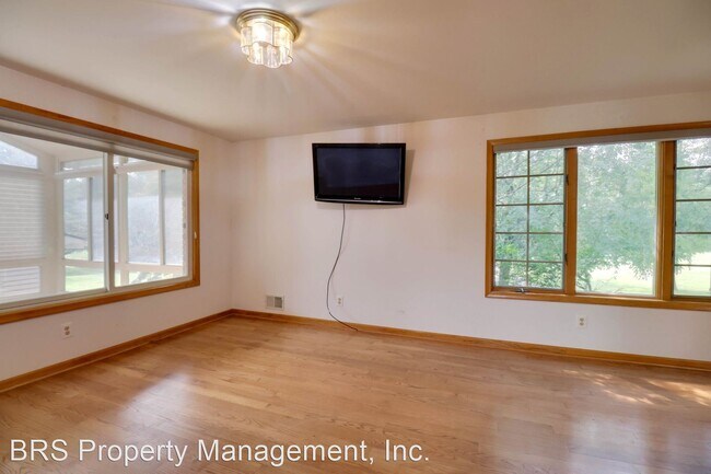 Building Photo - 5 br, 2.5 bath House - 1681 Glen Meadow Lane