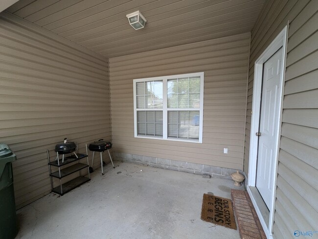 Building Photo - 1224 Autumn Ln SW