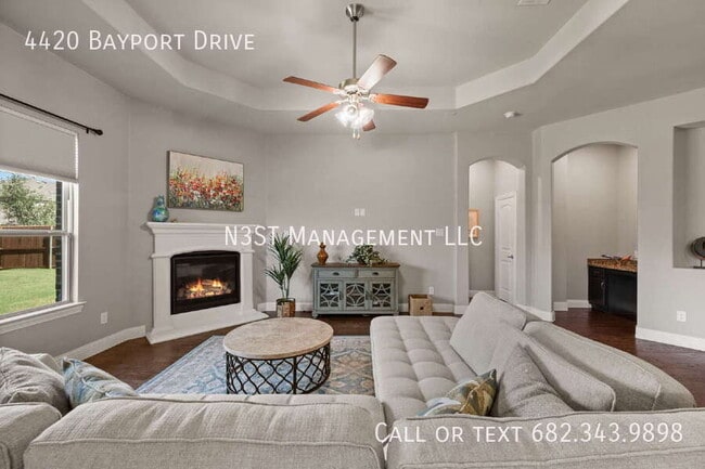 Building Photo - 4420 Bayport Dr
