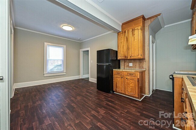 Building Photo - 134 Saluda St