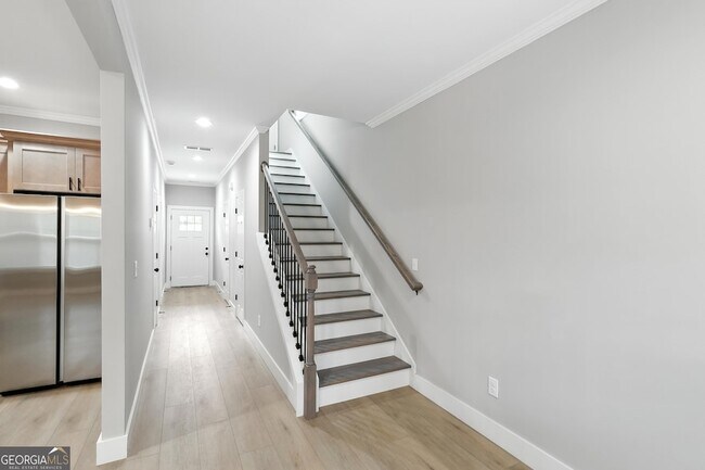 Building Photo - 232 Brad St