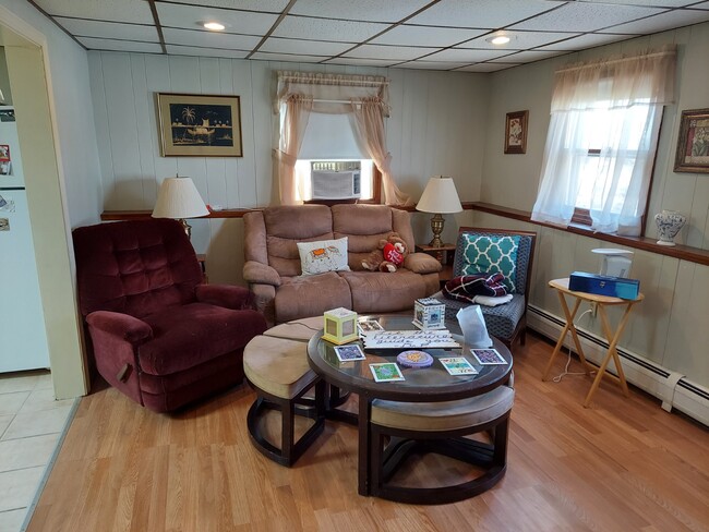 Building Photo - 650 Wood St