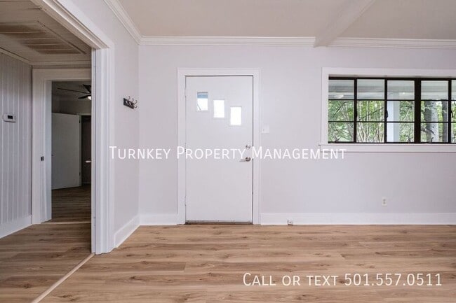 Building Photo - 324 N Jackson St