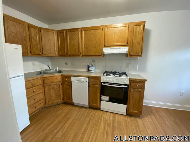 Building Photo - 212 Allston St