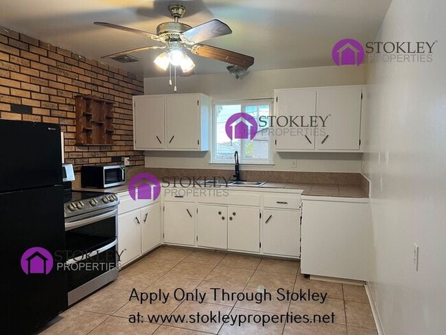 Building Photo - 198 Thomas Way