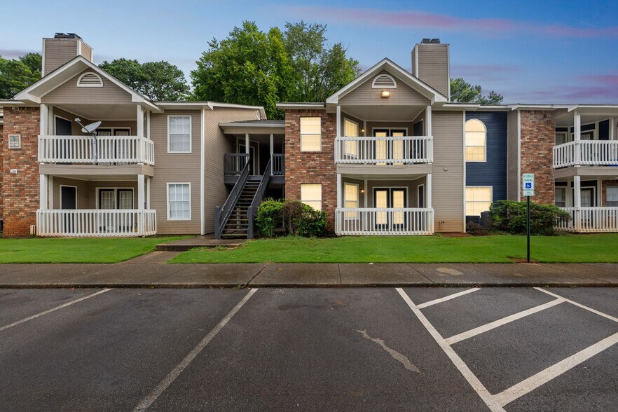 Building Photo - 3784 University Dr NW