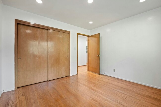 Building Photo - 611 Blanken Ave
