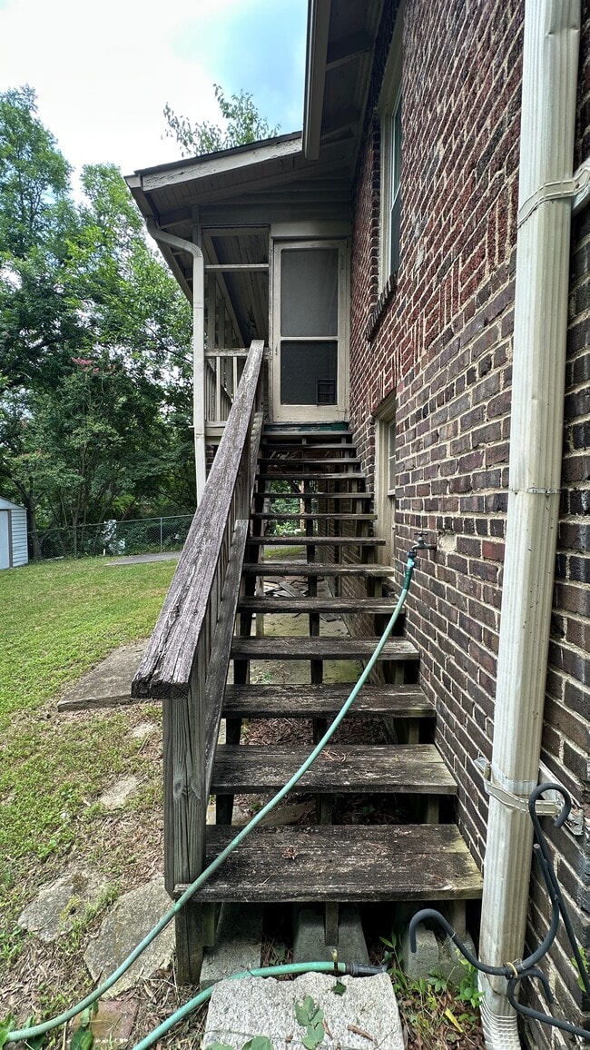 Building Photo - 920 N Church St