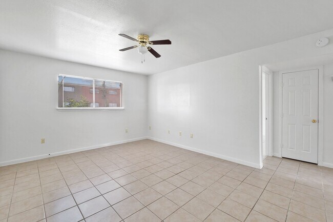 Building Photo - La Paloma Village Apartments