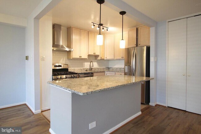 Building Photo - 4501 Arlington Blvd