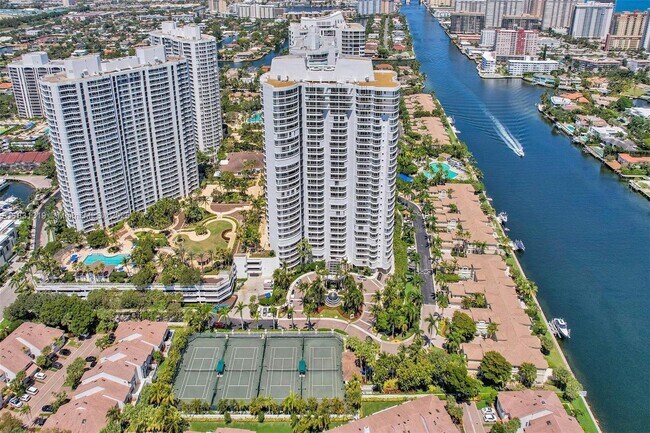 Building Photo - 21055 Yacht Club Dr