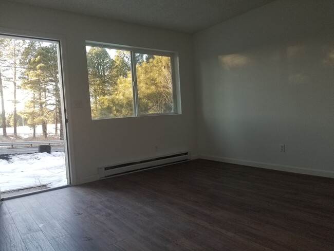 Building Photo - 2 Bed, 1 Bath Townhouse next to NAU!! Stud...