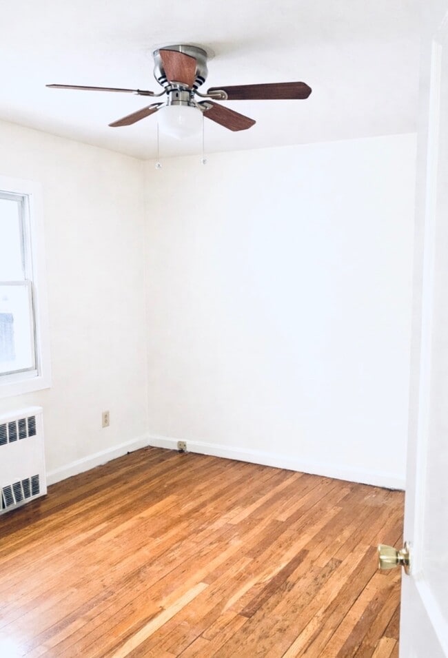 Building Photo - 19 Millers Ln