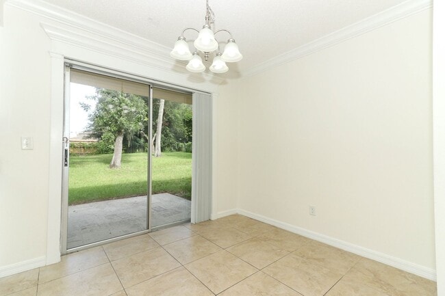 Building Photo - Sanford Home - 3/2 with garage and huge yard