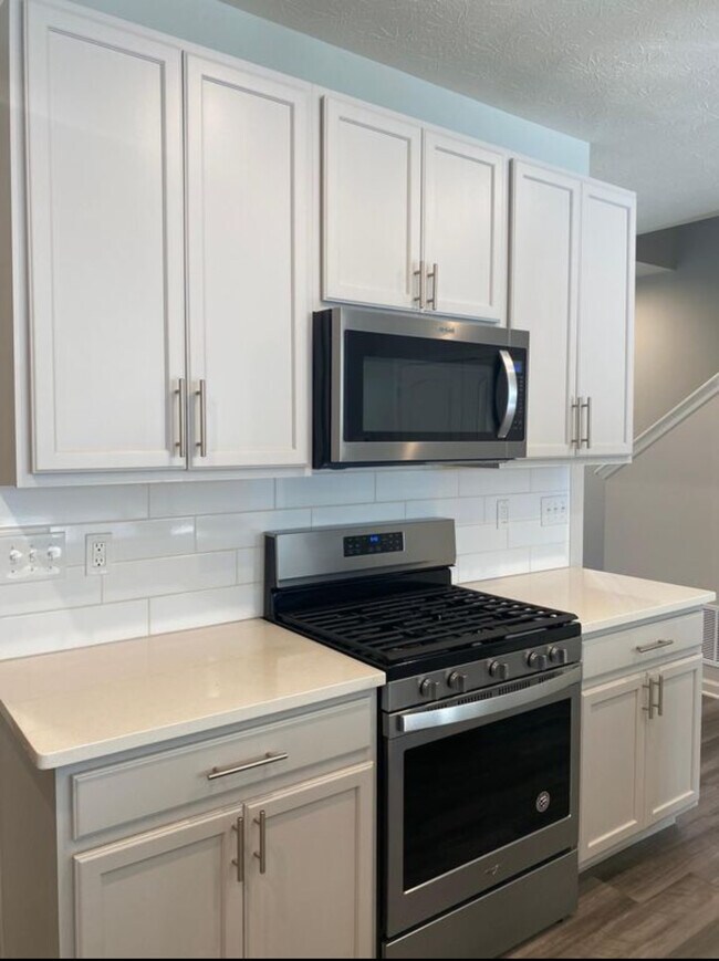 Building Photo - 13484 Dewpoint Ln