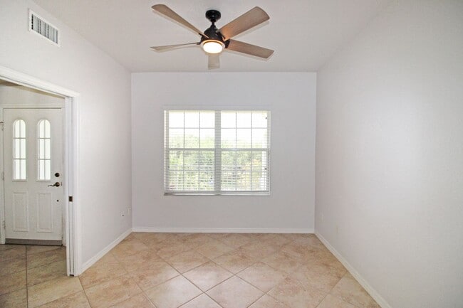 Building Photo - San Lino Annual Condo for Rent