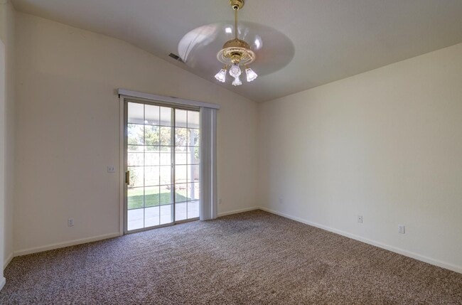 Building Photo - 9326 N Jade Ave