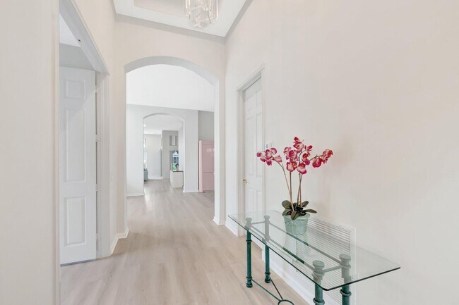 Building Photo - 7566 Pebble Shores Terrace