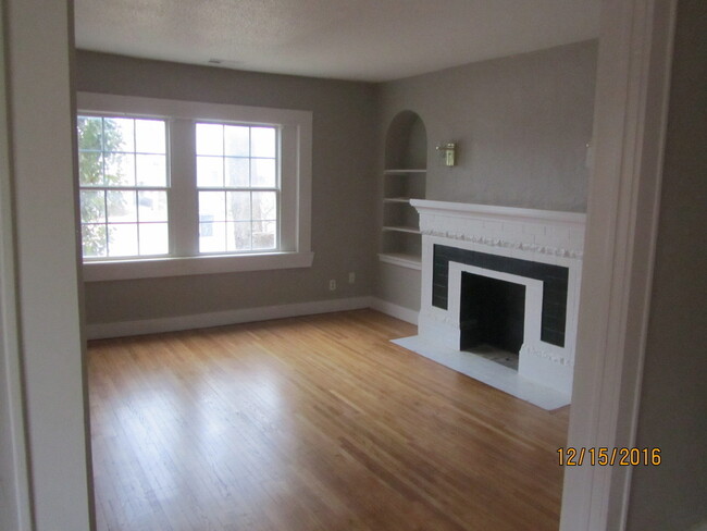 Building Photo - Nice Duplex for Rent close to Midtown - Pl...