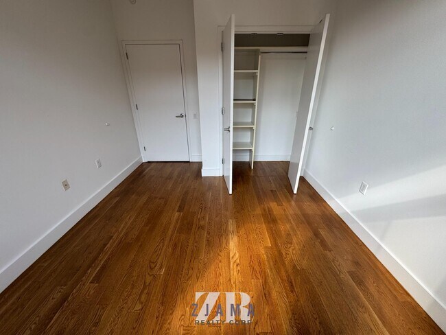 Building Photo - 836 Bergen St