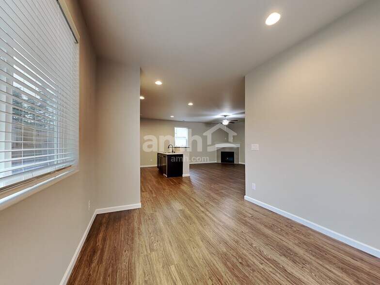 Building Photo - 306 Holdener Ln N