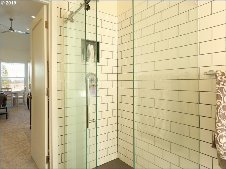 Building Photo - 1033 SE Franklin St