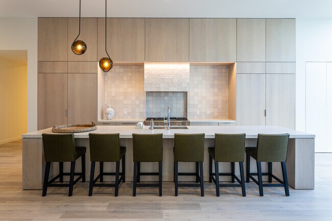 Building Photo - 1000 S Michigan Ave