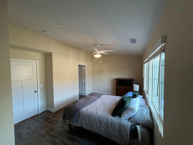 Building Photo - 3211 Fennel Ln